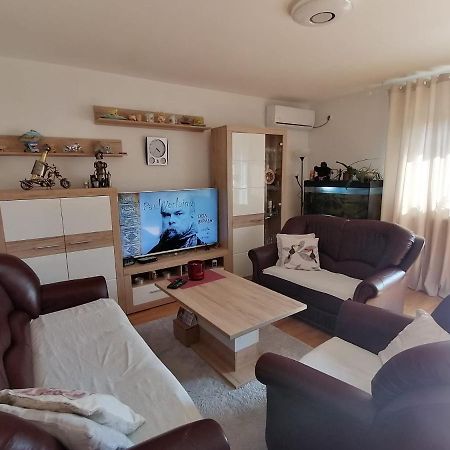 Airport Apartment Surčin Exterior foto